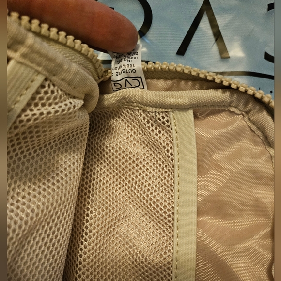 Constantly Varied Gear Cream Belt Bag, New - Picture 3 of 3